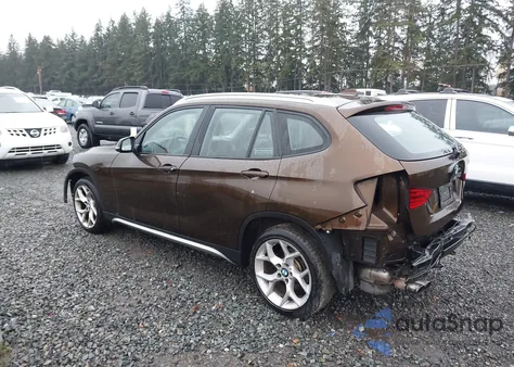 2015 BMW X1 xDrive28I z USA, uszkodzony, nr VIN WBAVL1C5XFVY41472